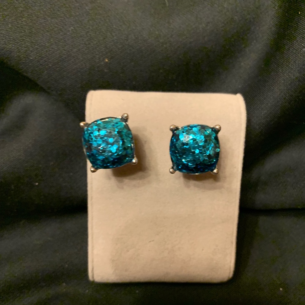Sparkle blue studs